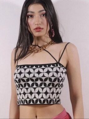 Zara Cropped Black and White Geometric Abstract Tank Top Size S